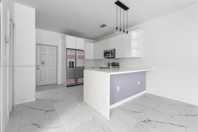 5 of 28 - 2145 Nw 4 Th St, Pompano Beach, FL