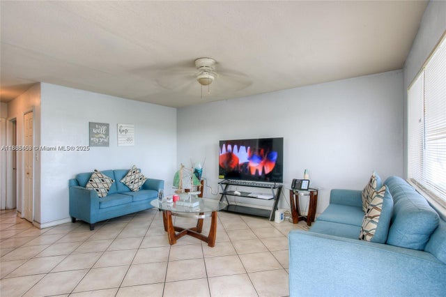 3 of 13 - 3030 Nw 13th St, Fort Lauderdale, FL