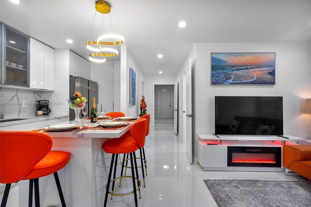 3 of 70 - 950 Sw 30th St, Fort Lauderdale, FL