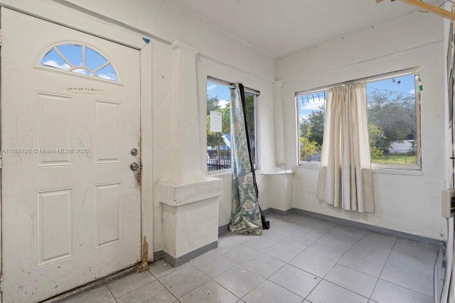 4 of 40 - 71 Nw 34th Ter, Miami, FL