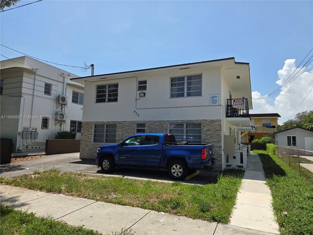 4 of 40 - 436 Sw 14th Ave, Miami, FL