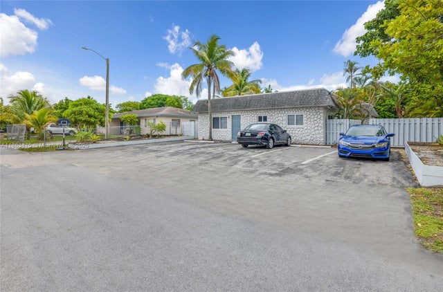 2 of 19 - 1480 Nw 20th Ct, Fort Lauderdale, FL
