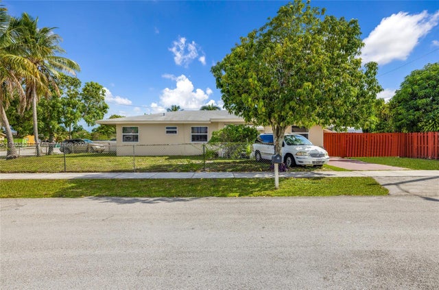 3 of 31 - 4100 Sw 18th Ct, Fort Lauderdale, FL