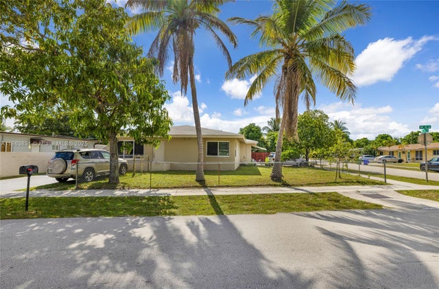 4 of 31 - 4100 Sw 18th Ct, Fort Lauderdale, FL
