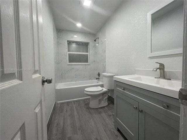 2 of 41 - 1719 Lincoln St, Hollywood, FL