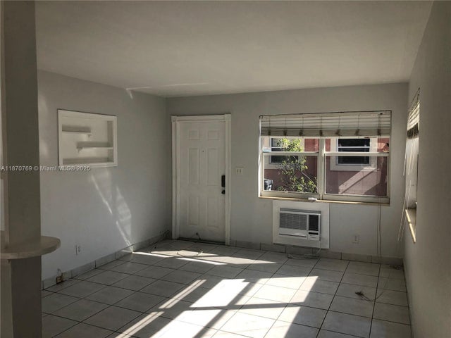 5 of 41 - 1719 Lincoln St, Hollywood, FL