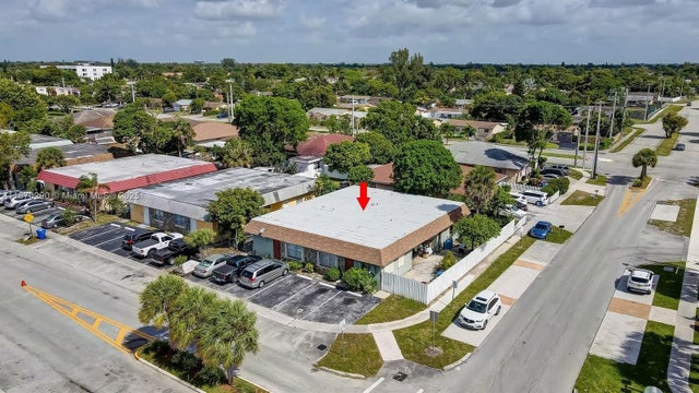 4 of 9 - 7801 Sw 10th St, North Lauderdale, FL