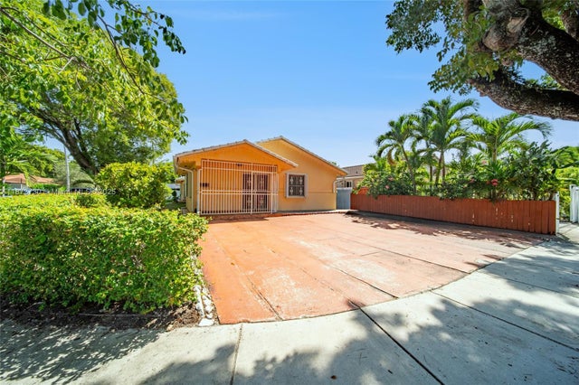 1 of 44 - 2500 Sw 11th St, Miami, FL