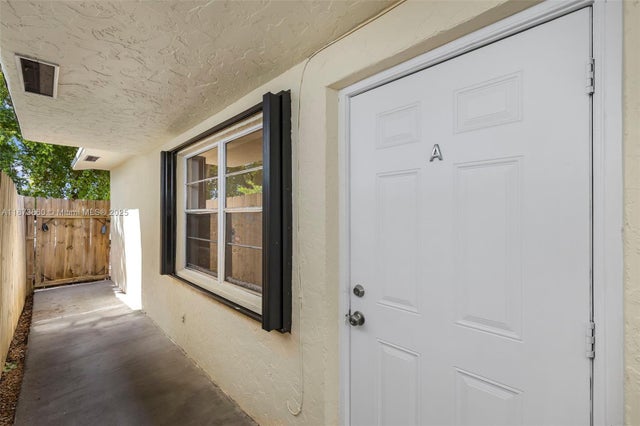 4 of 58 - 2033 Dewey St, Hollywood, FL
