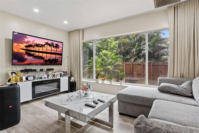 5 of 58 - 920 Sw 30th St, Fort Lauderdale, FL
