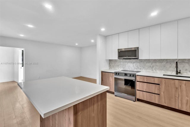 3 of 43 - 1123 Ne 1st Ave, Fort Lauderdale, FL
