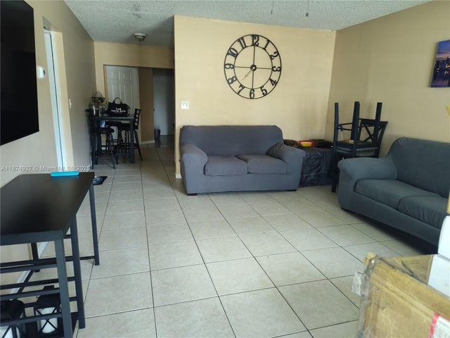 3 of 9 - 1938 Ne 47th St, Pompano Beach, FL