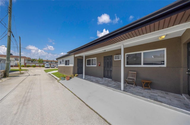 1 of 73 - 1807 N 17th Ave, Hollywood, FL