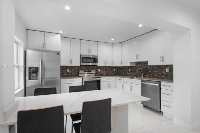 2 of 23 - 524 Nw 10th, Hallandale Beach, FL