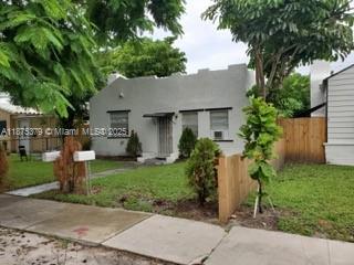 3 of 25 - 1925-1927 Rodman St, Hollywood, FL