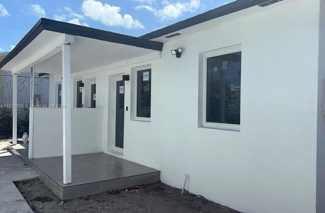 1 of 23 - 1013 Nw 1st Ave, Hallandale Beach, FL