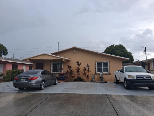 2 of 23 - 776 W 30th St, Hialeah, FL