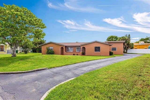 1 of 44 - 5710 Nw 87th Ter, Tamarac, FL
