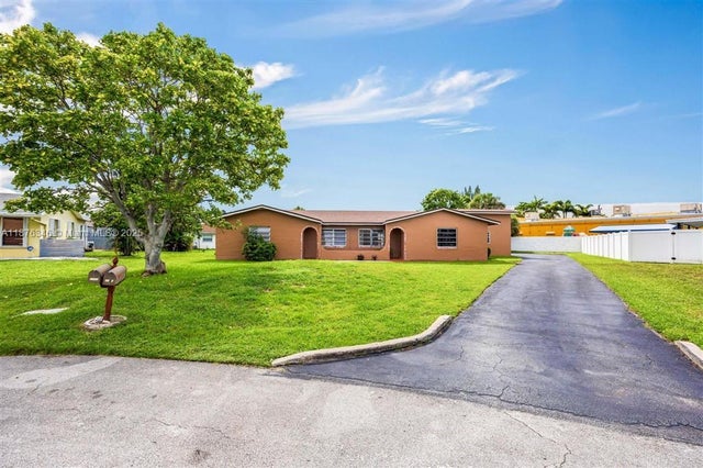 2 of 44 - 5710 Nw 87th Ter, Tamarac, FL