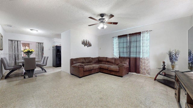 4 of 47 - 508 E 23rd St, Hialeah, FL