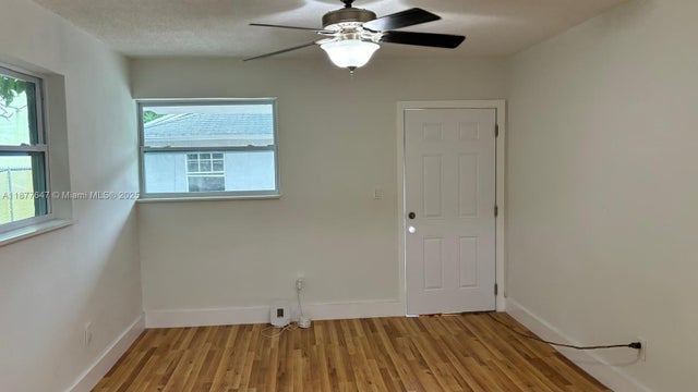 3 of 17 - 4147 Nw 23rd Ct, Miami, FL