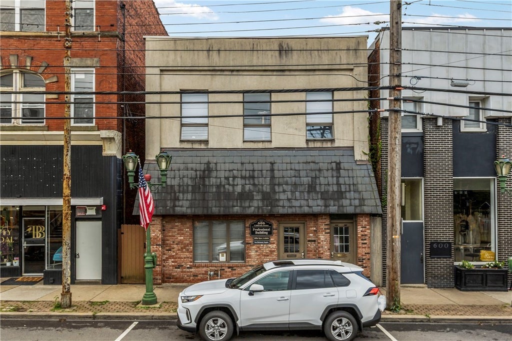 606 California Avenue, Avalon