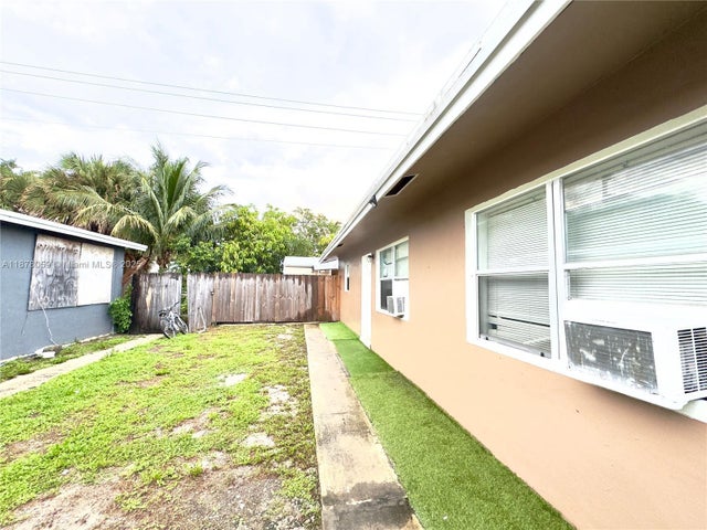 5 of 14 - 3830 Ne 15th Ave, Pompano Beach, FL