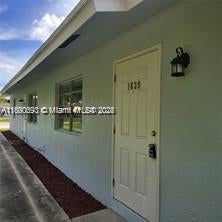 2 of 11 - 1637 W Breezy Ln, West Palm Beach, FL