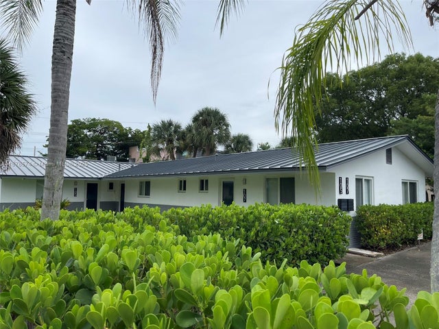 1 of 24 - 105 - 107 Ne 30th Ct #1 & 2, Wilton Manors, FL