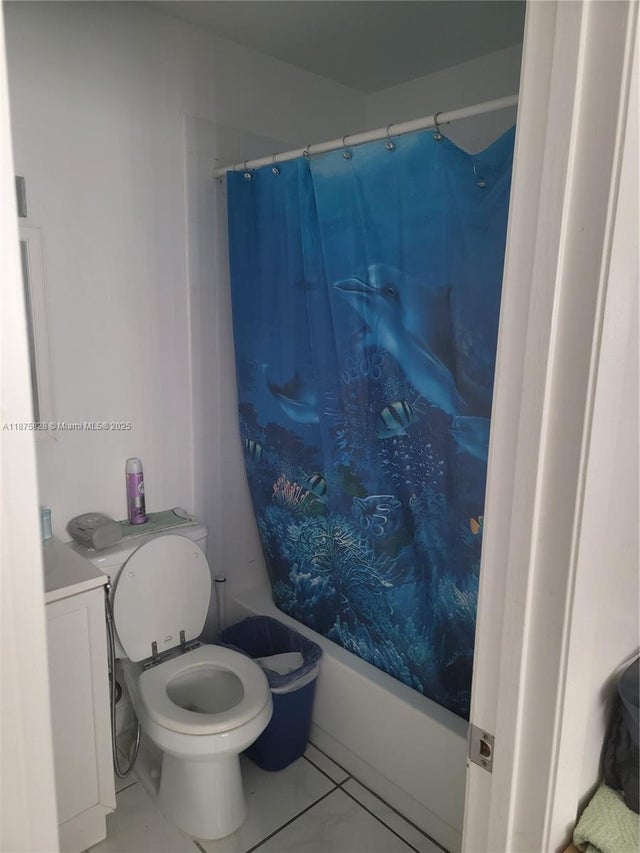 5 of 19 - 1670 Harding St, Hollywood, FL