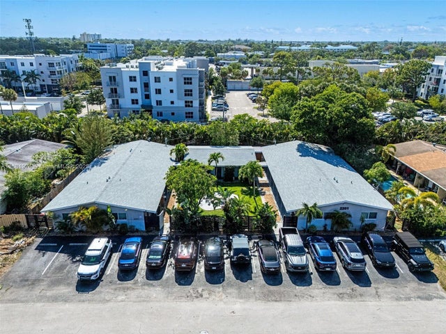 1 of 37 - 2201 Ne 14th Ave, Wilton Manors, FL