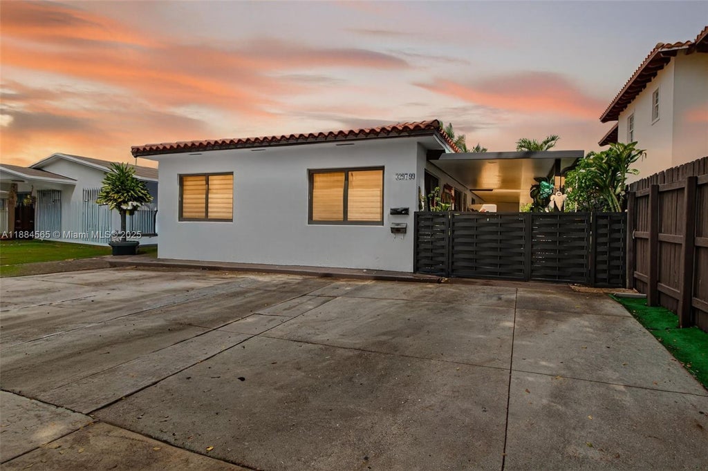 3297 Sw 26th St, Miami