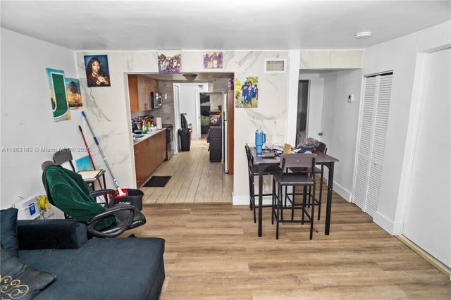 3 of 33 - 621 Glenn Pkwy, Hollywood, FL