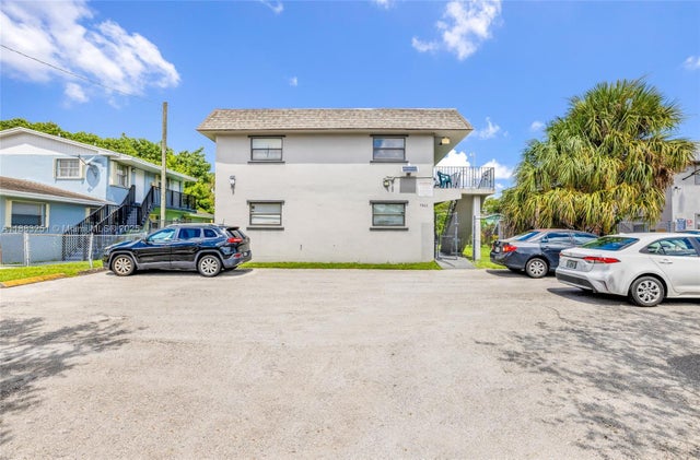 1 of 21 - 7311 Nw 37th St, Davie, FL