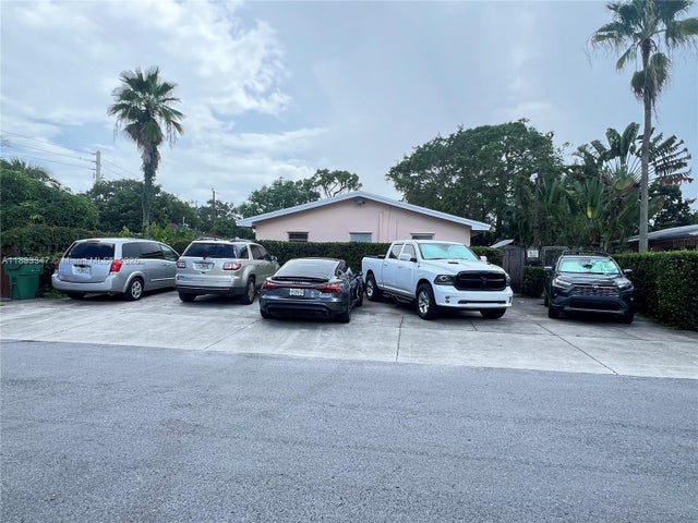 1 of 7 - 4108 Sw 22nd St, Fort Lauderdale, FL