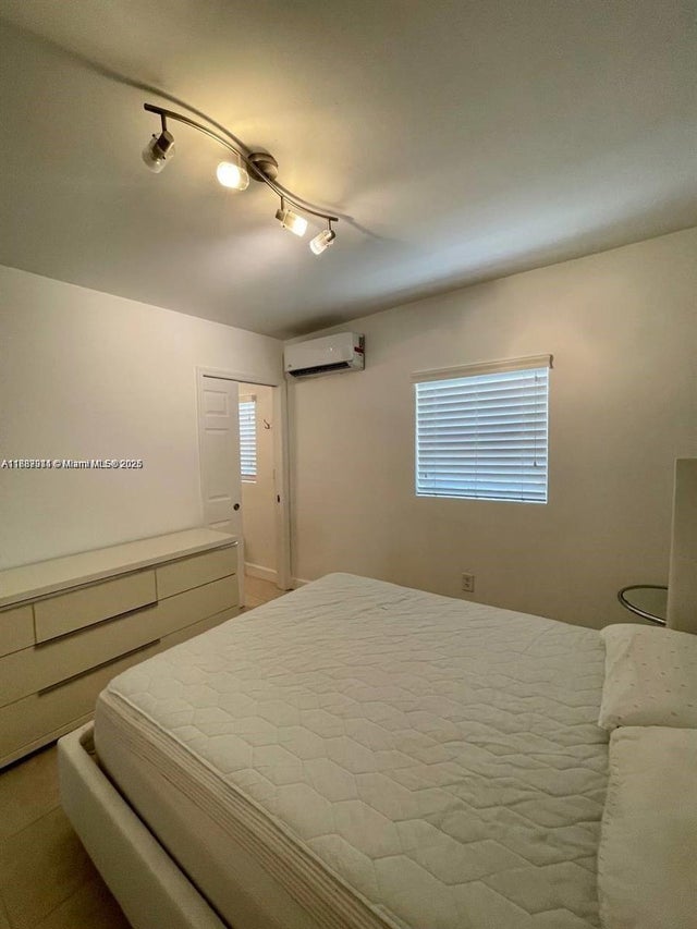 4 of 15 - 335 Georgia St, Hollywood, FL