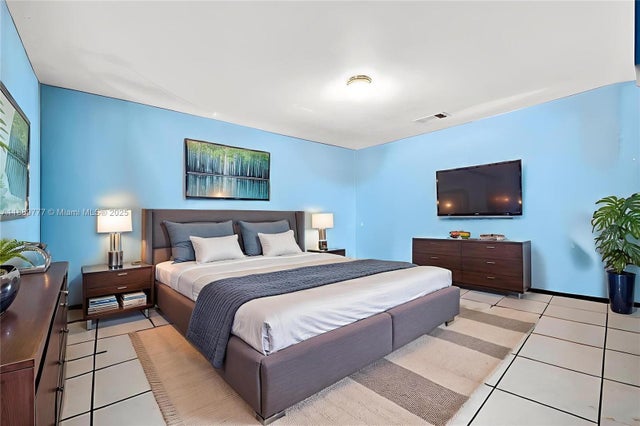 3 of 38 - 1024 N 24th Avenue, Hollywood, FL