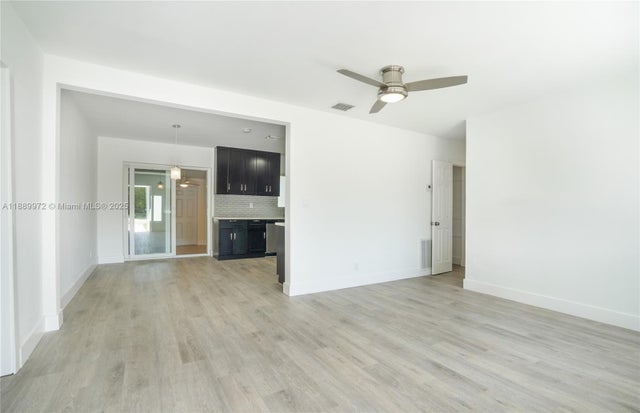 4 of 28 - 919 Nw 13th St, Fort Lauderdale, FL