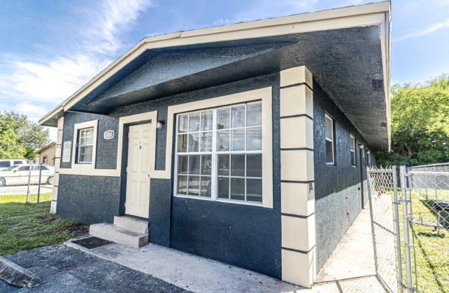 1 of 7 - 770 Sw Second Ave, Deerfield Beach, FL