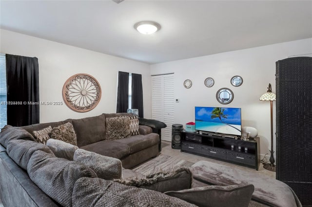 1 of 25 - 219 Nw 7th Ct, Hallandale Beach, FL