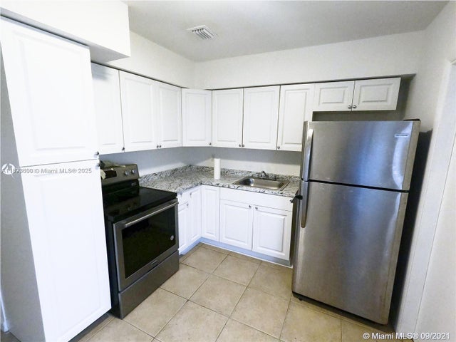 5 of 25 - 412 Sw 10 St, Hallandale Beach, FL