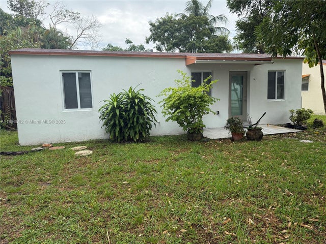 2534 Mckinley St, Hollywood