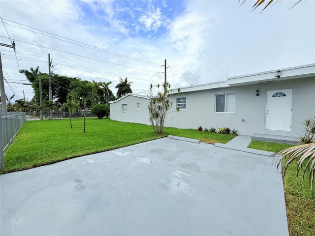 2 of 70 - 4340 Sw 19th St, West Park, FL