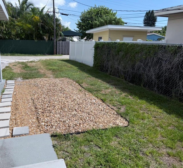2 of 9 - 2235 Coolidge St, Hollywood, FL