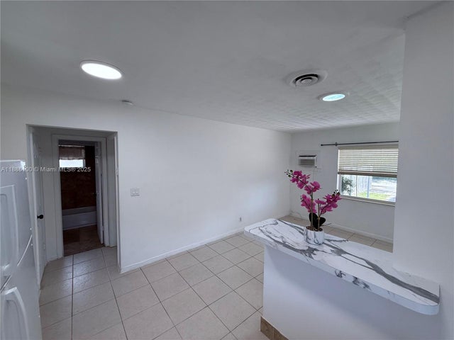 4 of 9 - 2235 Coolidge St, Hollywood, FL