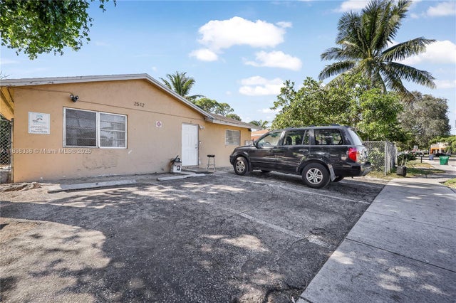 3 of 23 - 2512 Nw 9th Pl, Fort Lauderdale, FL