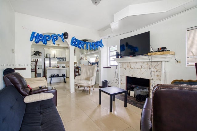 3 of 45 - 2516 Cleveland St, Hollywood, FL