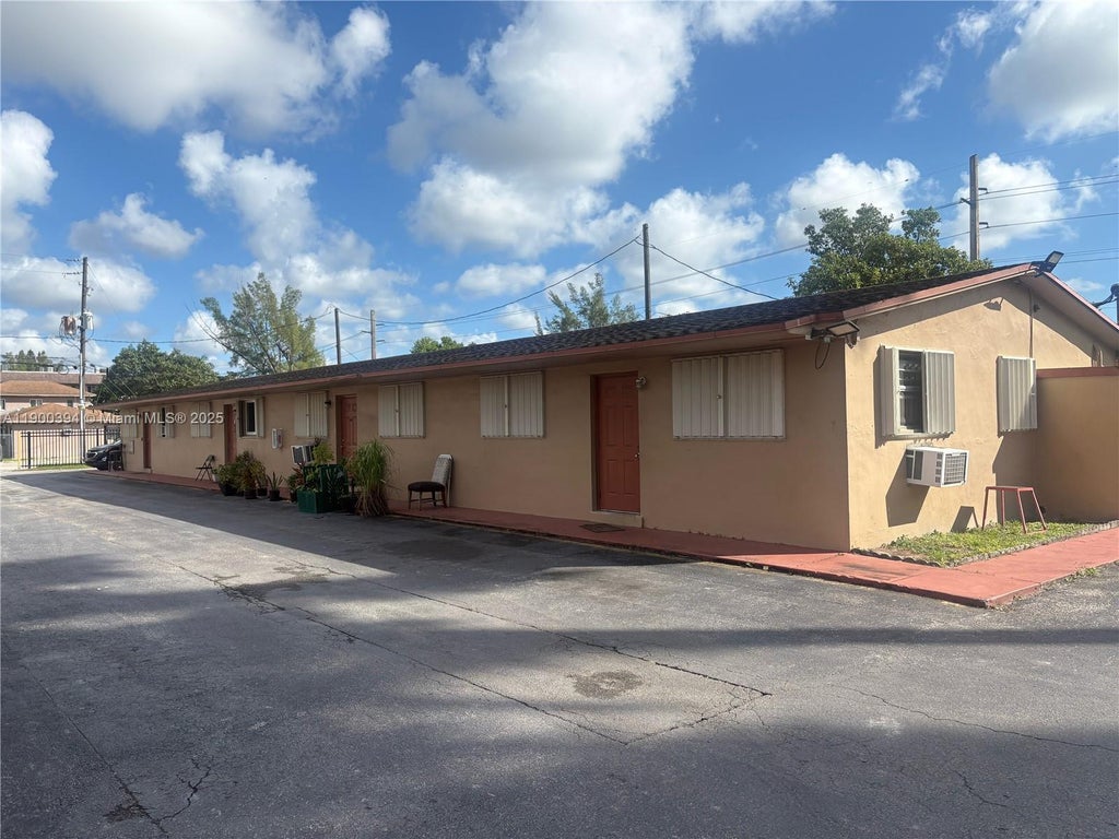 2920 Nw 132nd Ter, Opa Locka