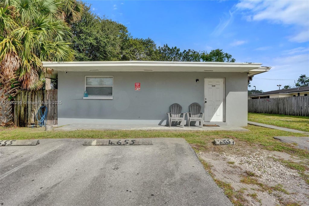 4655 Myla Ln, West Palm Beach