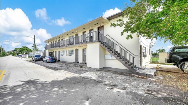 1 of 4 - 324 Nw 3rd St, Hallandale Beach, FL
